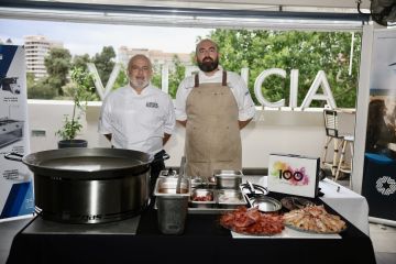 El chef Andrés González del Hogar del Pescador, lleva hasta Palau Alameda la receta de la mejor fideuà del mundo 2023